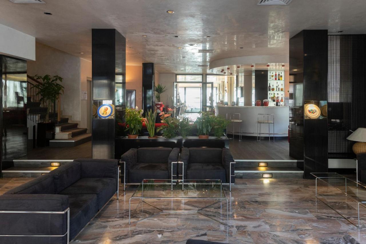 Hotel Derby Rimini Buitenkant foto