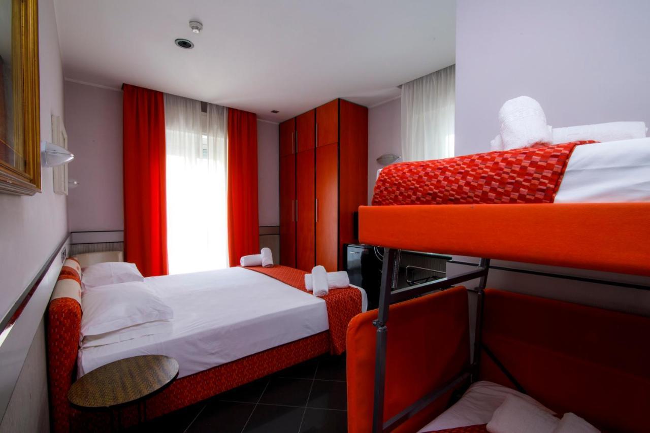 Hotel Derby Rimini Buitenkant foto