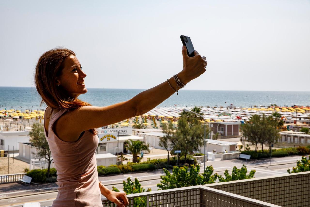 Hotel Derby Rimini Buitenkant foto