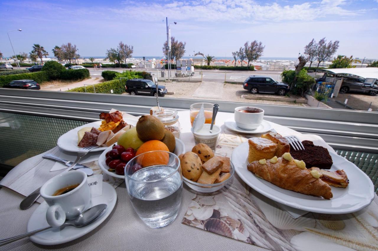 Hotel Derby Rimini Buitenkant foto