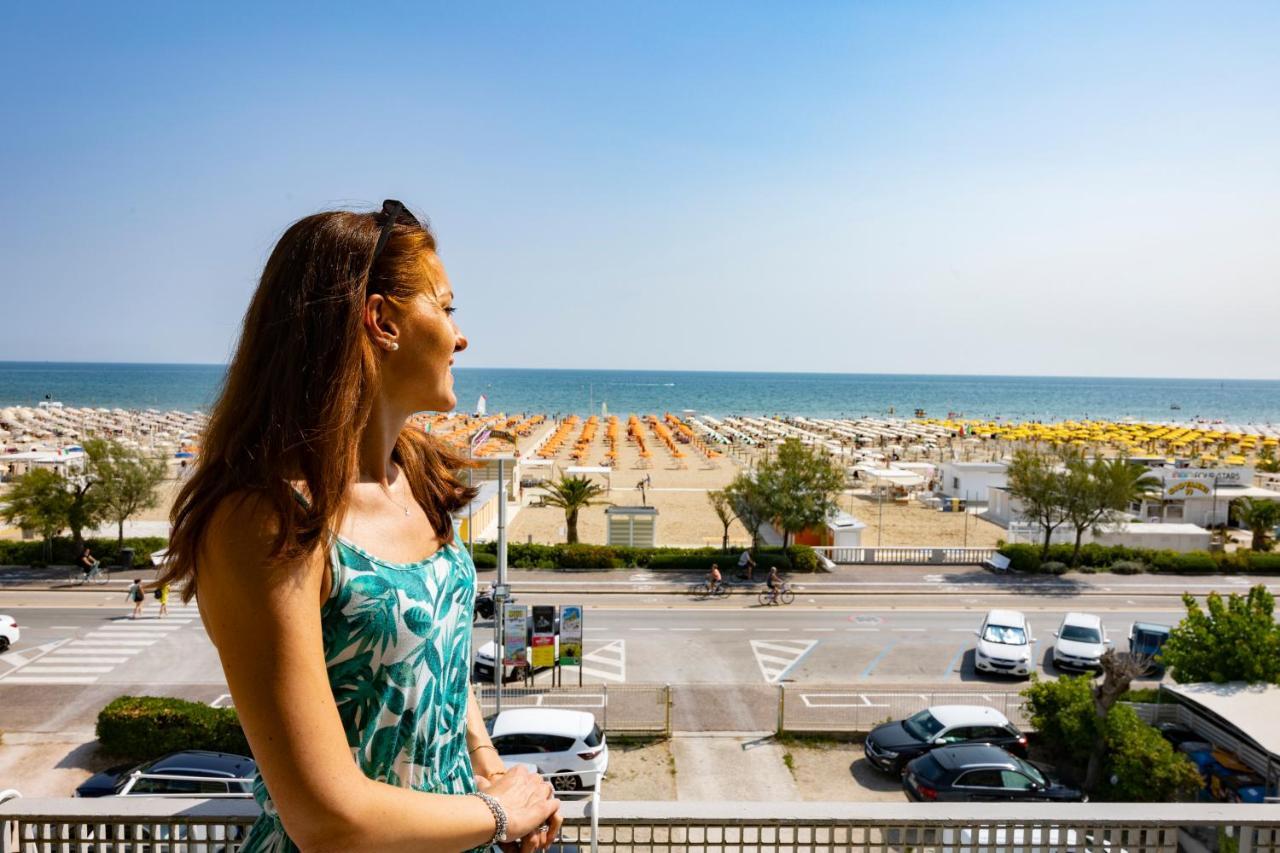 Hotel Derby Rimini Buitenkant foto