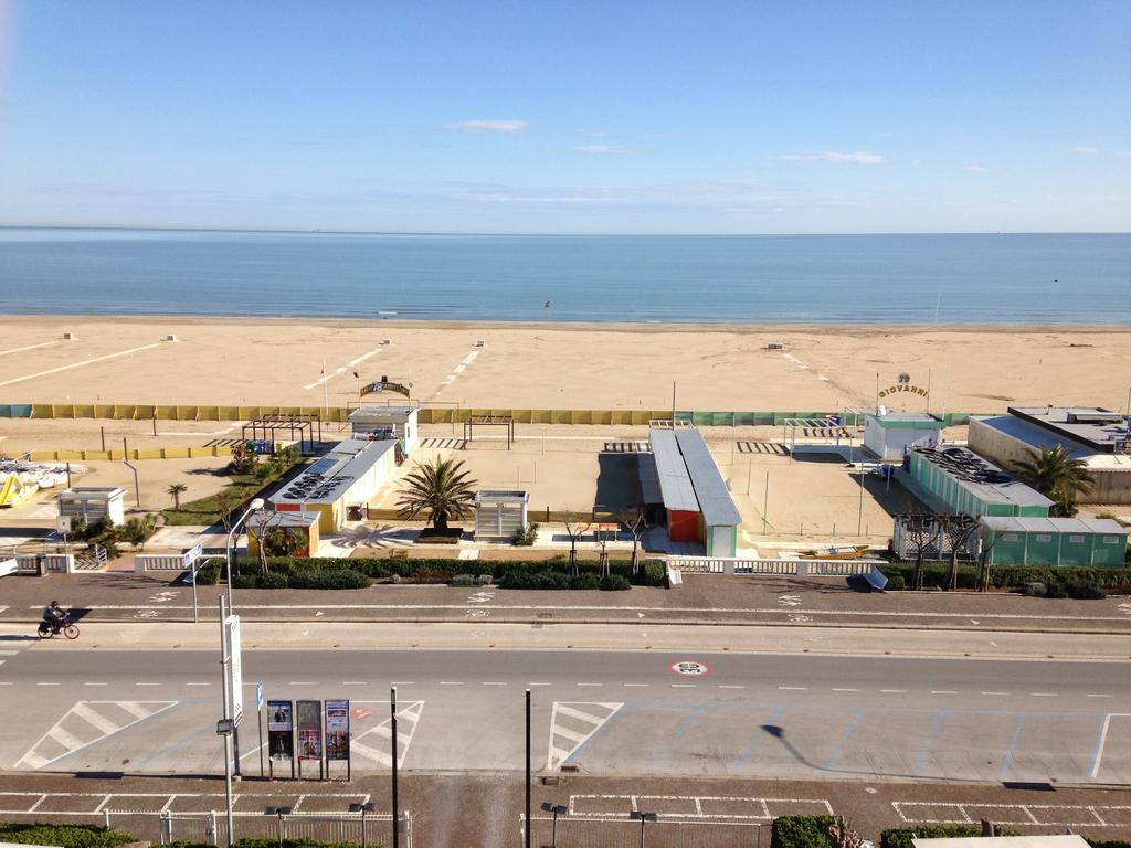 Hotel Derby Rimini Buitenkant foto