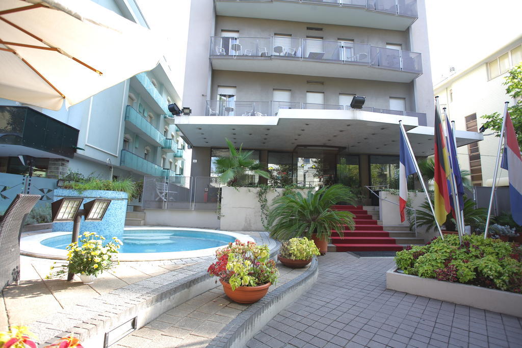 Hotel Derby Rimini Buitenkant foto